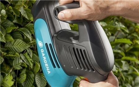 Taille-haies électrique EasyCut GARDENA - 450W - 9831-20 2 Taille-haies électrique EasyCut GARDENA - 450W - 9831-20 – Image 2